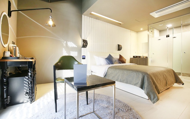 충주 더 10월(Drive in Hotel)